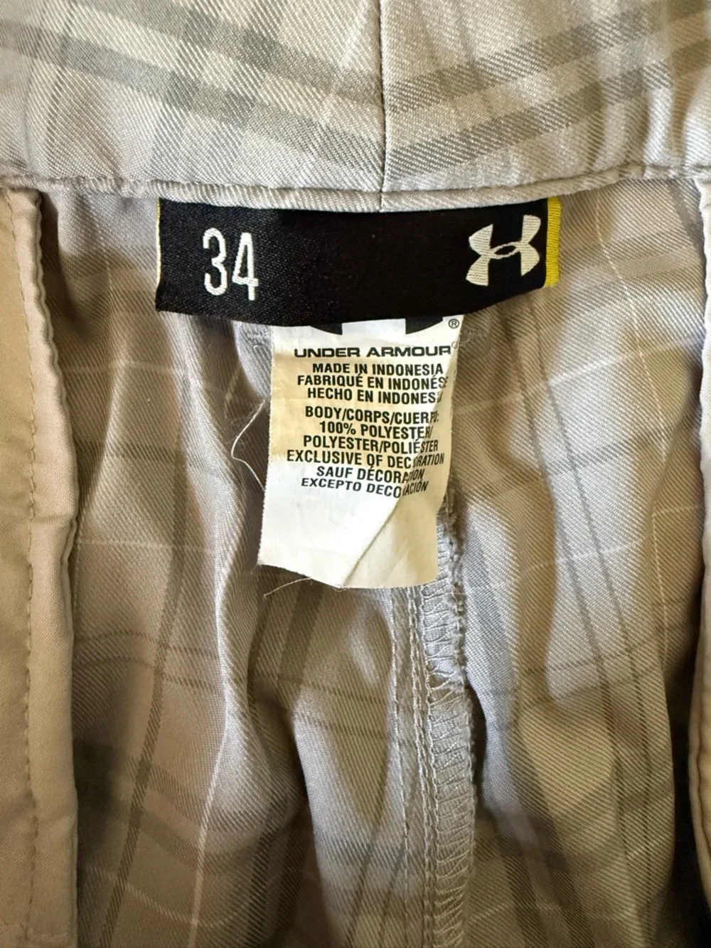 Under Armour Men’s 34” Gray Plaid Performance Golf Shorts